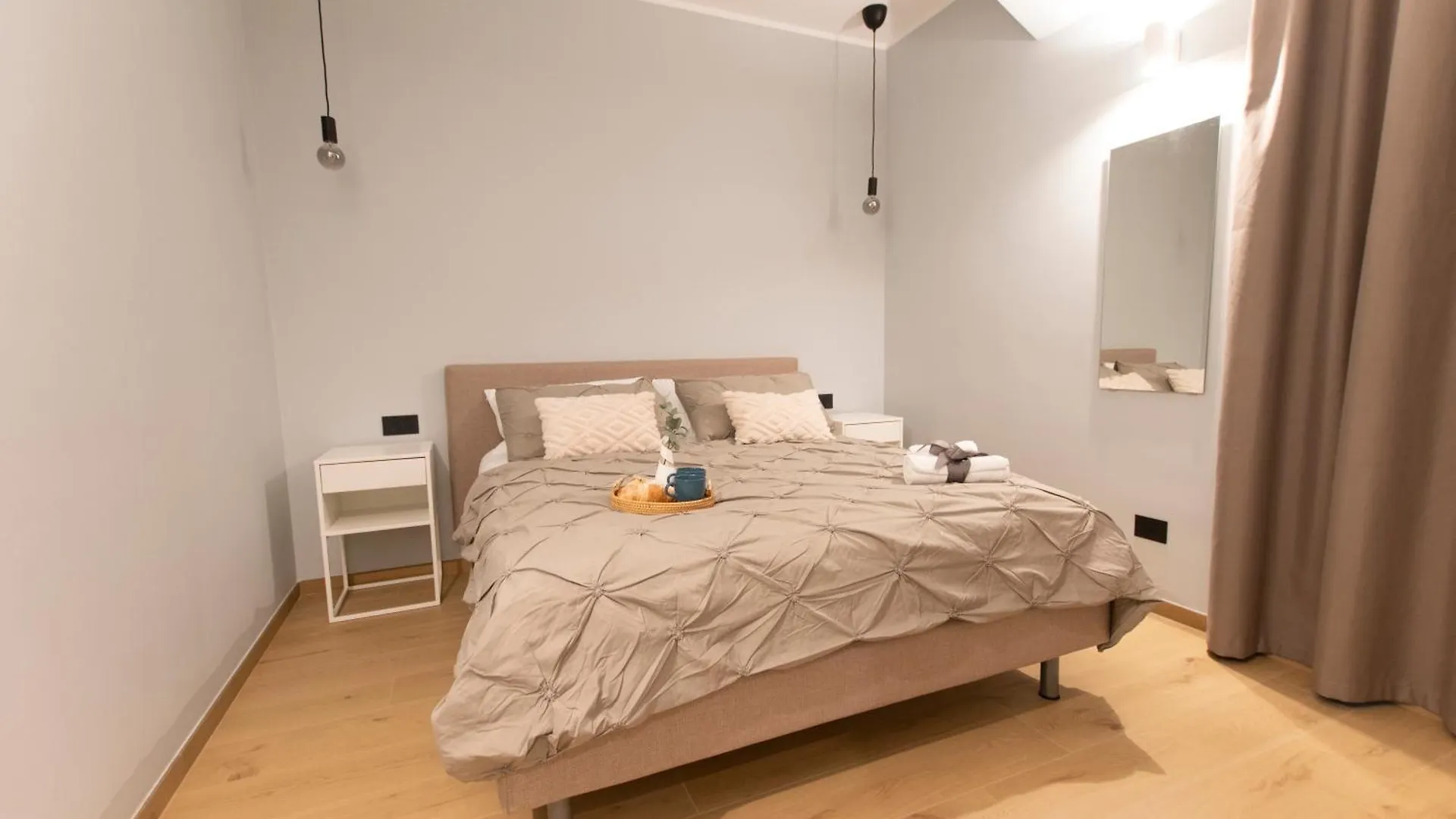 Ihost Luxury -Private Parking- Plana 4 location